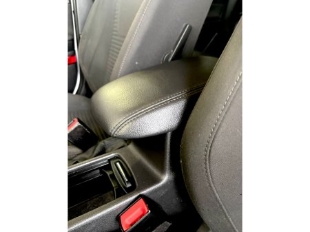 2016 Ford Focus - thumbnail 20