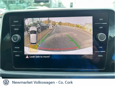 2024 Volkswagen T-Roc - view 2