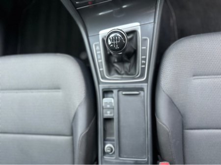 2018 Volkswagen Golf 1.6 TDI SE NAV BLUEMOTION 115PS 5DR €16,950 thumbnail