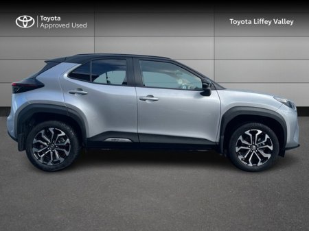 2025 Toyota Yaris Cross LUNA SPORT BI-TONE €34,750 thumbnail