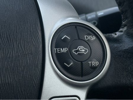 2014 Toyota Prius Alpha - thumbnail 22