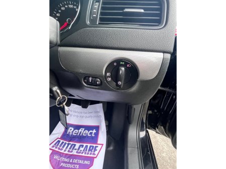 2017 Volkswagen Jetta - thumbnail 5