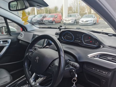 2019 Peugeot 2008 - thumbnail 10