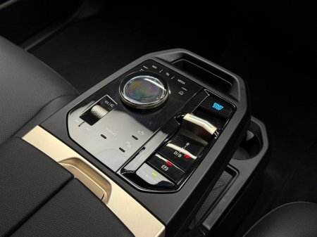 2022 BMW iX 40 M SPORT XDRIVE €45,990 thumbnail