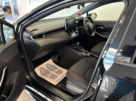 2022 Toyota Corolla 1.8 Hybrid Luna Sport Hatchback €23,850 thumbnail