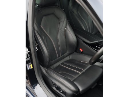 2021 BMW 5 Series - thumbnail 7