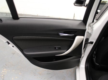 2016 BMW 1 Series - thumbnail 30