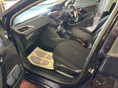 2016 Peugeot 208 - thumbnail 17