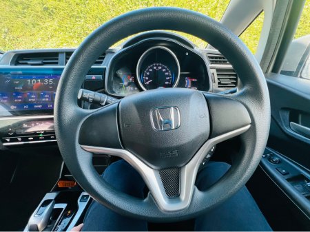 2019 Honda Fit ALLOYS // REVERSE CAM // BLUETOOTH €14,900 thumbnail