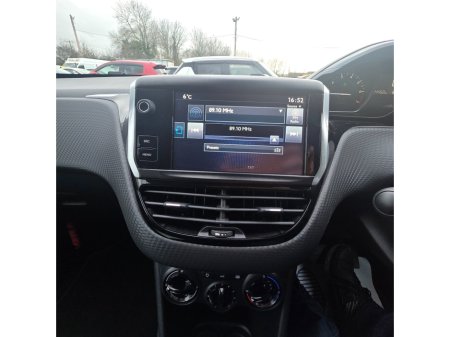 2017 Peugeot 208 1.2 PureTech 68bhp Access 3 dr €9,950 thumbnail