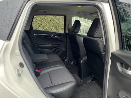 2017 Honda Fit SENSING L AUTOMATIC 1.5 HYBRID //HALF LEATHER SEATS//KEYLESS ENTRY//ADAPTIVE CRUISE CONTROL//REVERSE CAMERA// €12,950 thumbnail