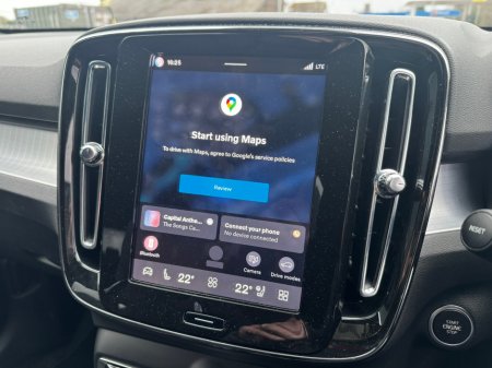 2025 Volvo XC40 - thumbnail 13