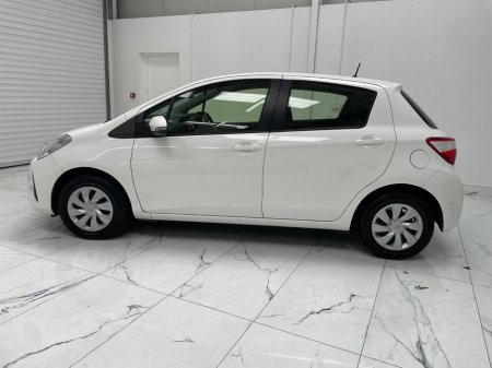 2018 Toyota Yaris - thumbnail 6