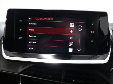 2023 Peugeot 2008 - thumbnail 17