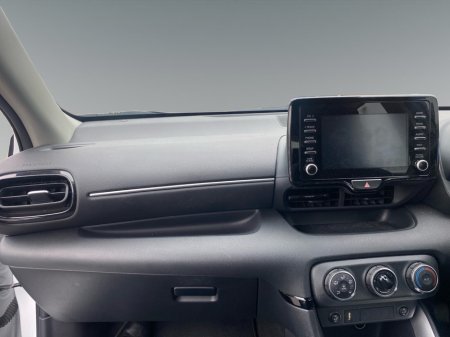 2023 Toyota Yaris - thumbnail 8