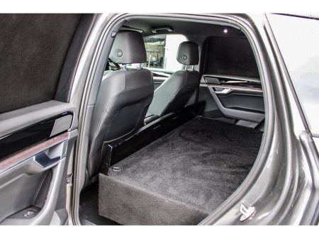 2021 Volkswagen Touareg - thumbnail 25