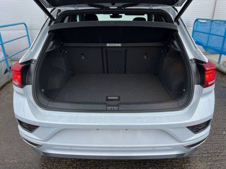 2020 Volkswagen T-Roc R-LINE 2.0 TDI * BIG SPEC * // PARKING SENSORS // R-LINE SPORT SEATS // DIGITAL CLUSTER €26,900 thumbnail