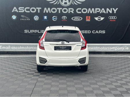 2015 Honda Fit Hybrid €10,950 thumbnail