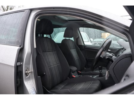 2016 Volkswagen Golf LOUNGE Low Mileage Huge Spec €13,995 thumbnail