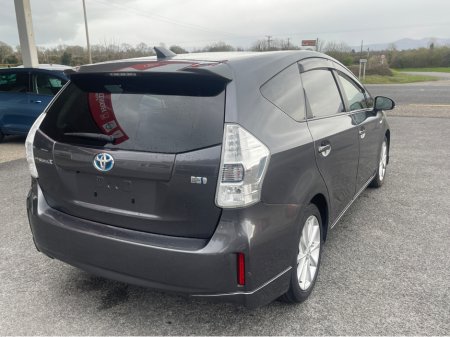 2014 Toyota Prius Alpha - thumbnail 7