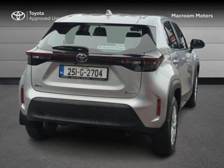 2025 Toyota Yaris Cross - thumbnail 2