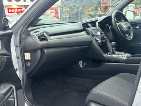 2018 Honda Civic 1.6 I-DTEC SE 120PS 5DR €14,999 thumbnail