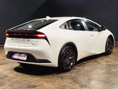 2023 Toyota Prius - thumbnail 3