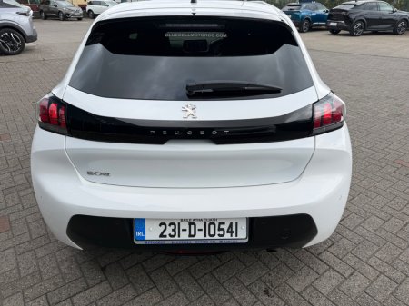2023 Peugeot 208 - thumbnail 5