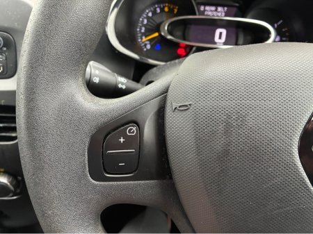 2014 Renault Clio IV EXPRESSION TCE 90 4DR €7,900 thumbnail