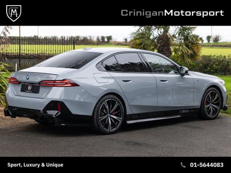 2024 BMW 5 Series - thumbnail 8