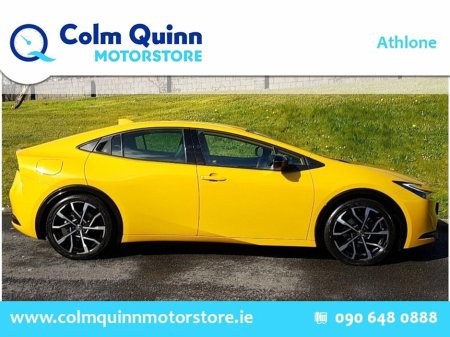 2024 Toyota Prius - photo 2