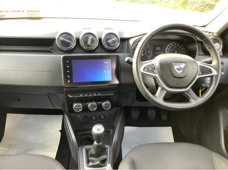 2022 Dacia Duster - view 2