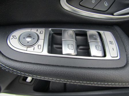 2016 Mercedes-Benz C Class - thumbnail 31
