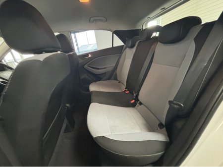 2016 Hyundai i20 - thumbnail 8