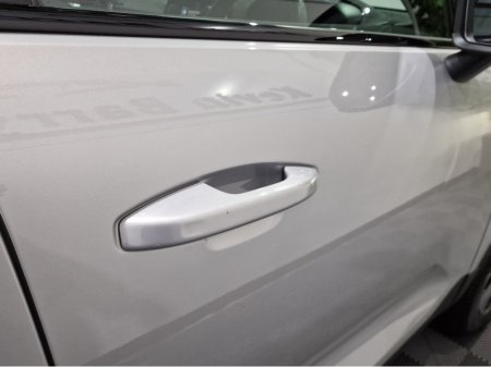 2022 Volvo XC40 T4 RECHARGE PLUS DARK AUTOMATIC **ONE OWNER / APPLE CARPLAY / BLIND SPOT ASSIST / CRUISE CONTROL / ELECTRIC BOOTLID / HEATED FRONT & REAR SEATS / REVERSE CAMERA / SAT NAV / WIRELESS PHONE CHARGING** €33,900 thumbnail