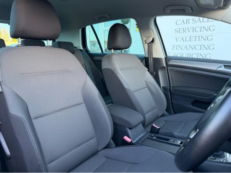 2017 Volkswagen Golf 1.2 TSI COMFORTLINE AUTO €17,450 thumbnail