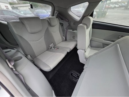 2013 Toyota Prius Alpha (7 Seater) - SELF CHARGING HYBRID -ALLOYS - REVERSE CAMERA - SIMI DEALER - LOW ROAD TAX BAND €13,450 thumbnail