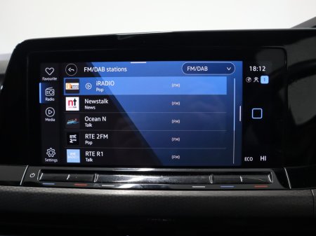 2023 Volkswagen Golf *26* GTE S-A DSG €29,995 thumbnail