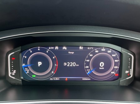 2020 Volkswagen Tiguan R-LINE AUTOMATIC 150HP 1.5 TSI //MASSIVE SPEC//FULL LEATHER//PANORAMIC GLASS ROOF//SAT NAV// €34,950 thumbnail