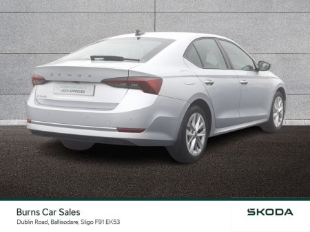 2021 Skoda Octavia - thumbnail 3