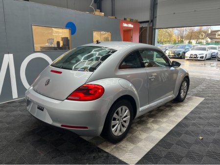 2013 Volkswagen Beetle - thumbnail 2