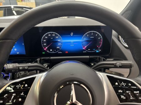 2025 Mercedes-Benz GLA Class - thumbnail 9