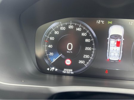 2020 Volvo XC90 B5 AWD MOMENTUM AT 5DR AUTO €38,950