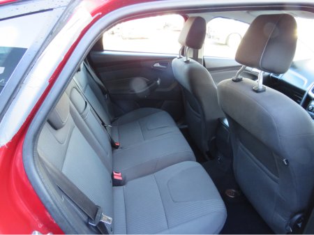 2012 Ford Focus - thumbnail 3