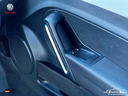 2013 Volkswagen Beetle - thumbnail 15