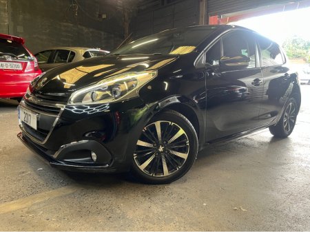 2017 Peugeot 208 1.2 Automatic low mileage 2017 €11,495