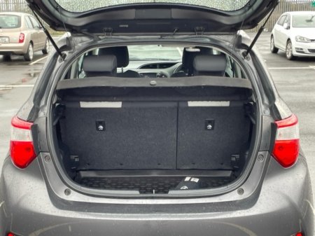 2020 Toyota Yaris - thumbnail 10