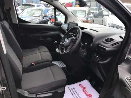 2019 Vauxhall Combo - thumbnail 38