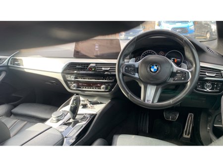2019 BMW 5 Series - thumbnail 2