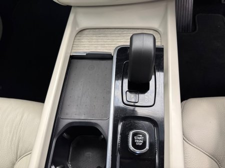 2023 Volvo XC60 - thumbnail 16